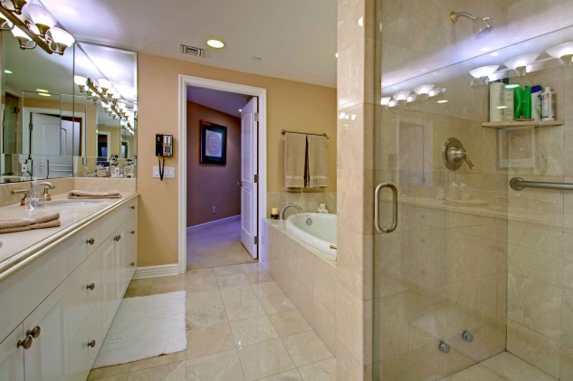 430 North Oakhurst Drive  #302