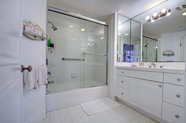 430 North Oakhurst Drive  #302