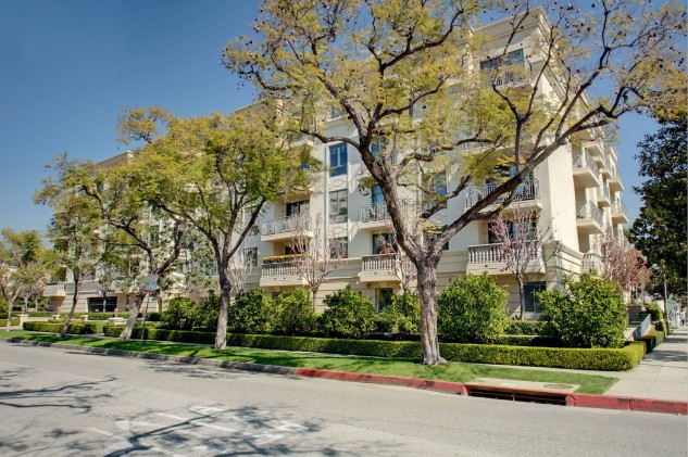 430 North Oakhurst Drive  #302