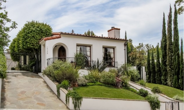 10338 Rossbury Place